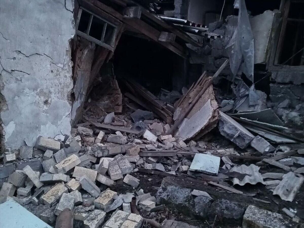    Последствия обстрела жилого дома в Центрально-Городском районе Горловки © Фото : Приходько РИК / Telegram