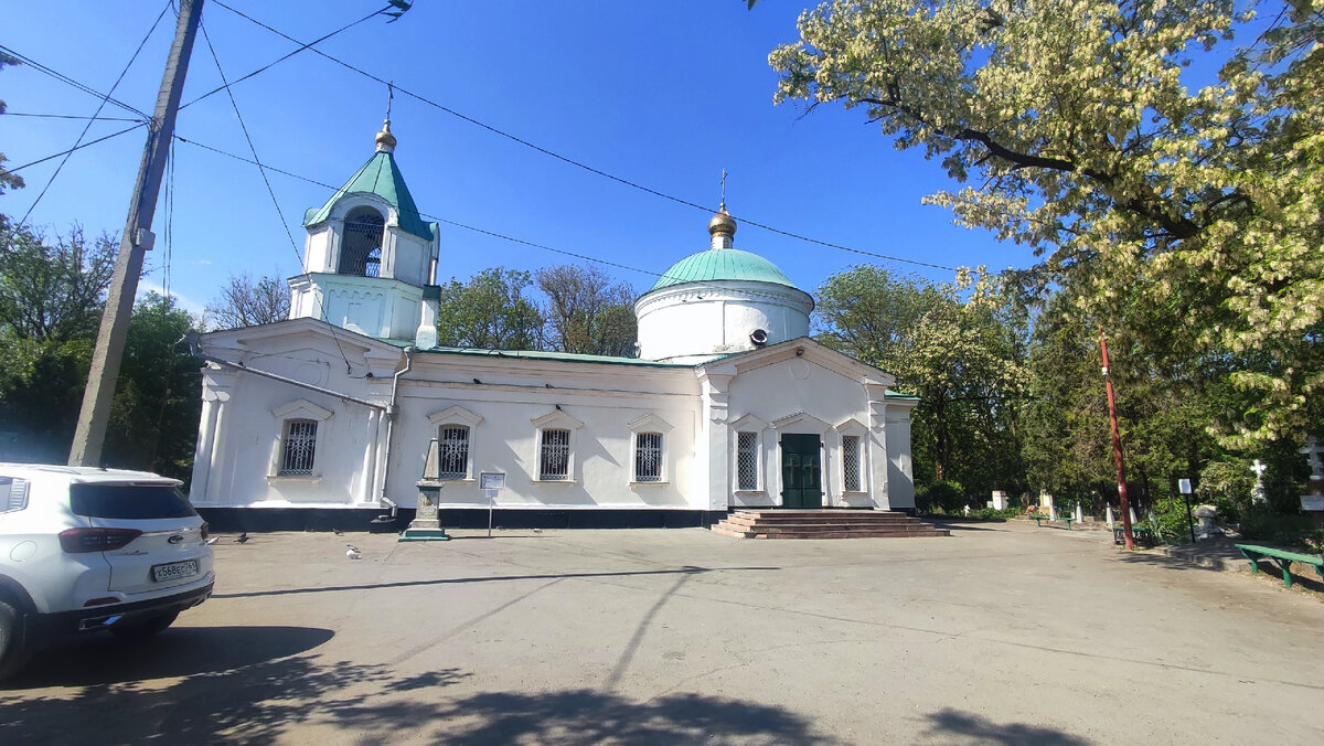 Ну что, город я вам немного показала, про отели написала, теперь моя любимая тема – исторические некрополи. Не могла я, будучи в Таганроге пропустить это место.-12