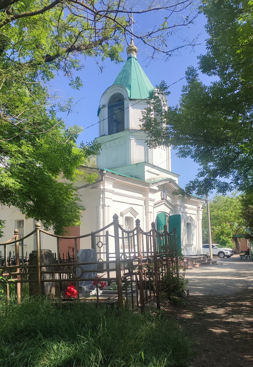 Ну что, город я вам немного показала, про отели написала, теперь моя любимая тема – исторические некрополи. Не могла я, будучи в Таганроге пропустить это место.-13