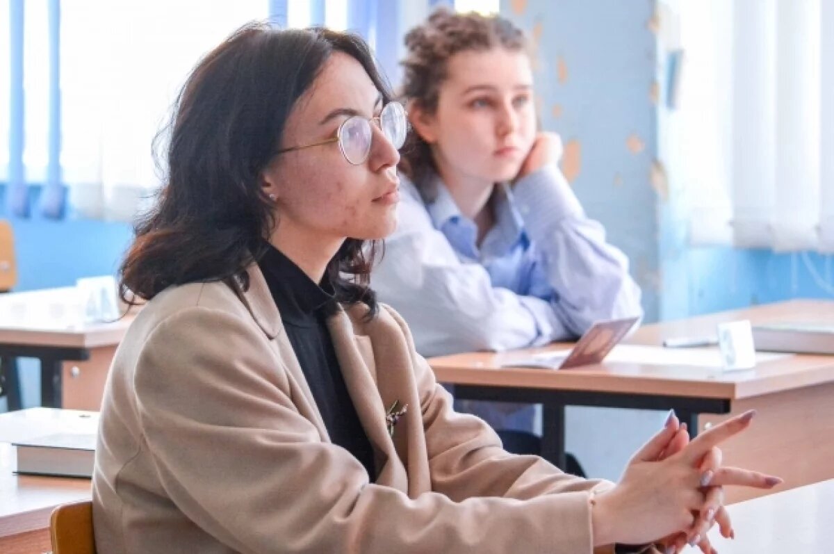    Депутат Гриневич вступилась за школьников, несколько часов ждавших ОГЭ