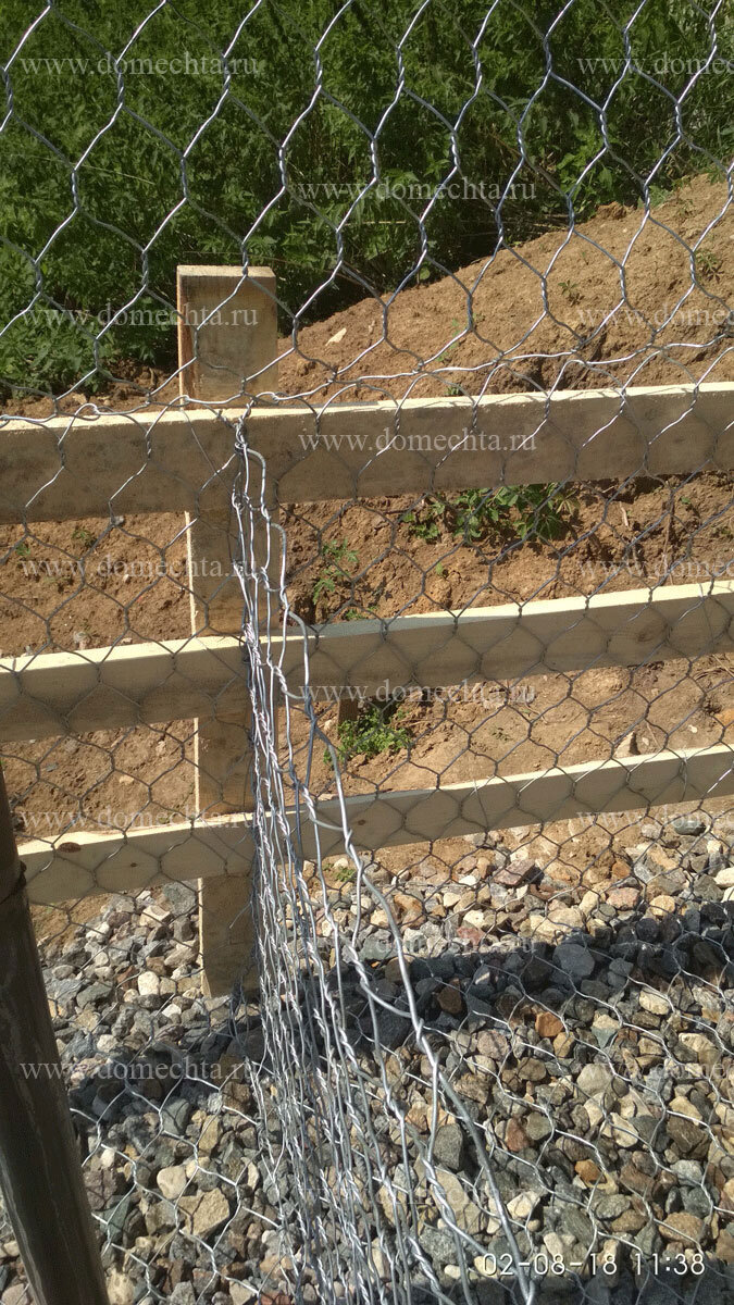 Установка опалубки из деревянной доски