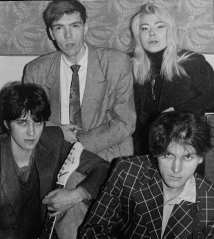  ПЕРЕДВИЖНЫЕ ХИРОСИМЫ, октябрь-ноябрь 1993. Впервые опубликовано в газетах "Альма Матер" (ТГУ) и "Красная знамя" (Томск, областная). Фото Татьяны Салютовой. 