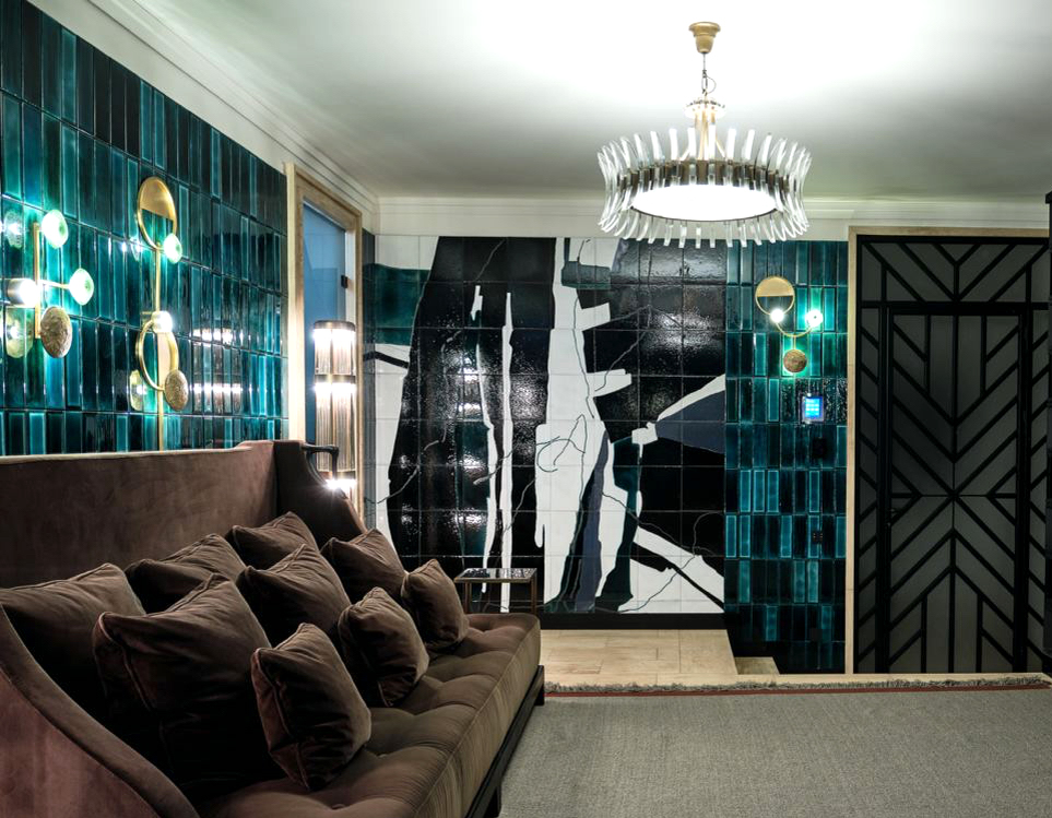 Панно для бассейна в сочетании с глазурованной плиткой