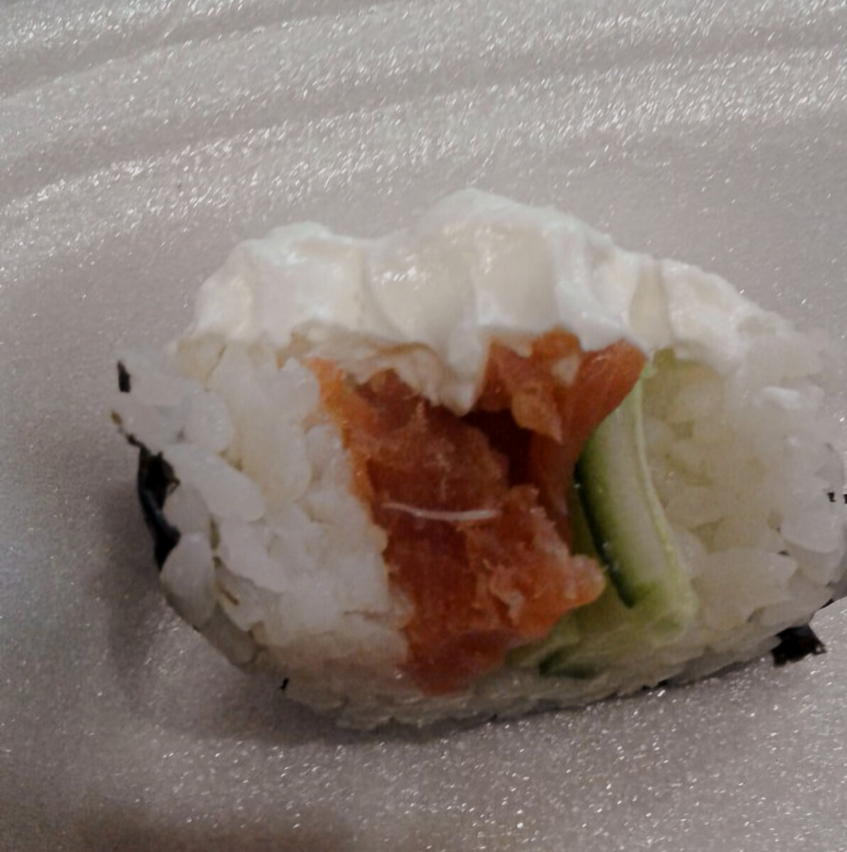 Суши роллы в которых были обнаружены различные паразиты