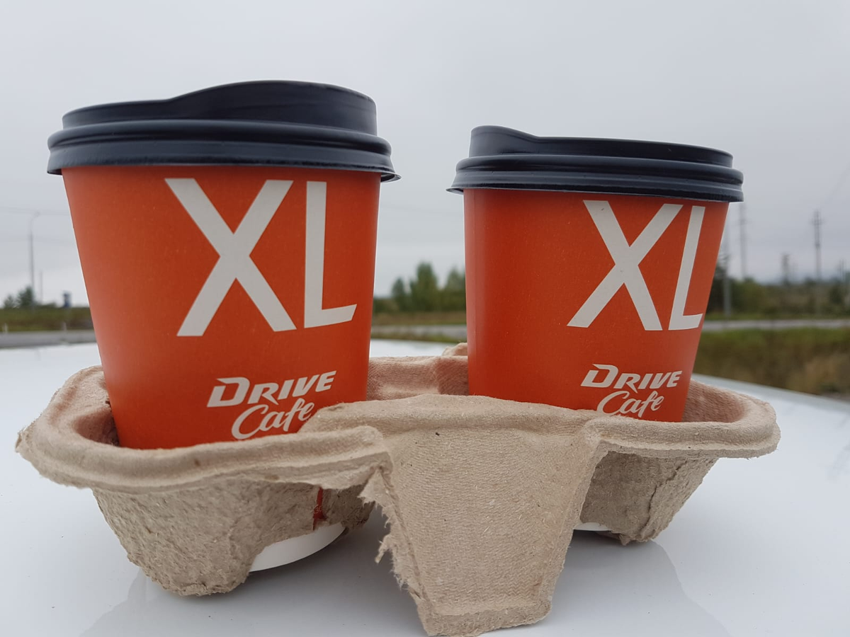 Кофе, кстати, еще одна моя вредная привычка, но от нее не отказываюсь пока