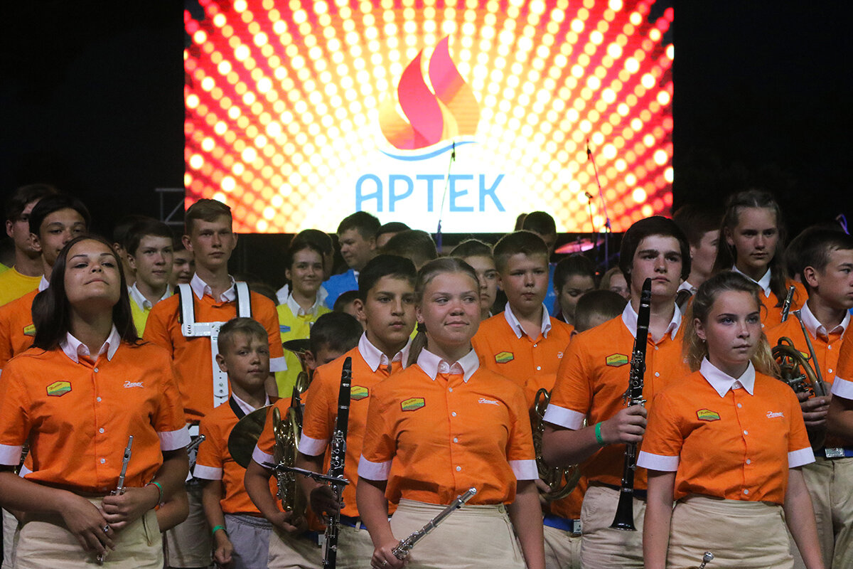 Алексей Павлишак / ТАСС📷Концерт творческой смены «Серебряные трубы Черноморья» в лагере «Артек»