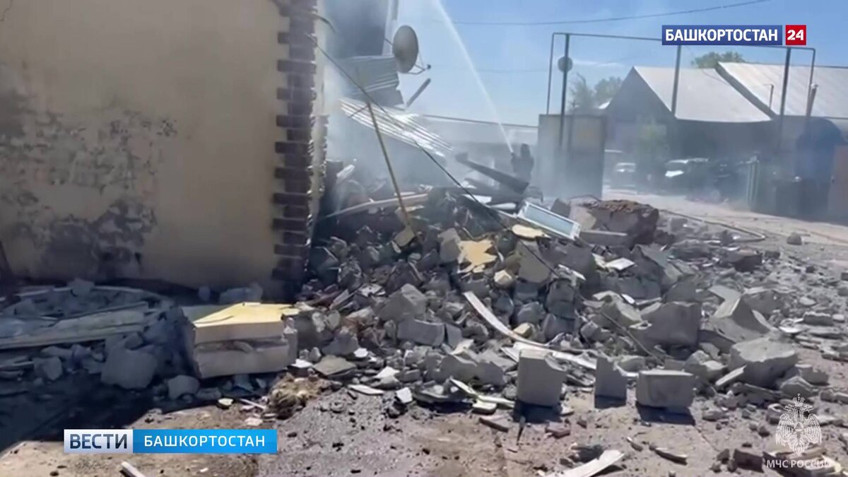    В башкирском Нефтекамске при пожаре в магазине пиротехники погибла 52-летняя женщина