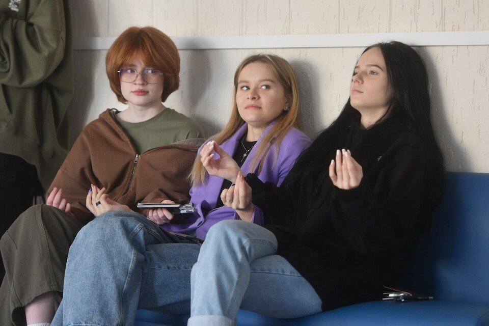    Главное, чтобы помимо самоуспокоительного ритуала выпускник понимал, что к экзамену нужно готовиться. Алексей БУЛАТОВ