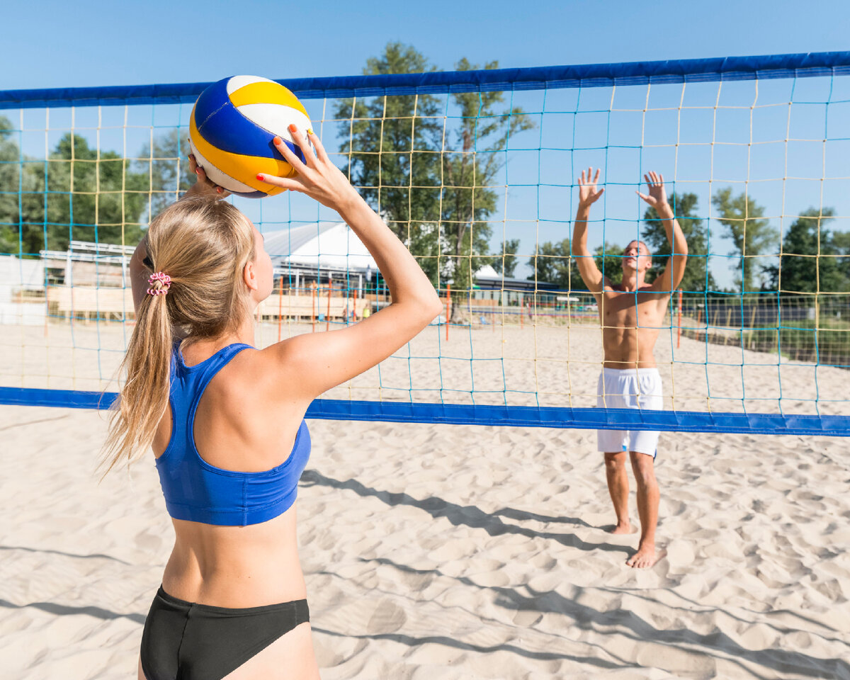 Пляжный волейбол – это захватывающая и динамичная дисциплина, которая имеет свои собственные крупные турниры, значимые для профессиональных игроков на пляжной площадке.-2