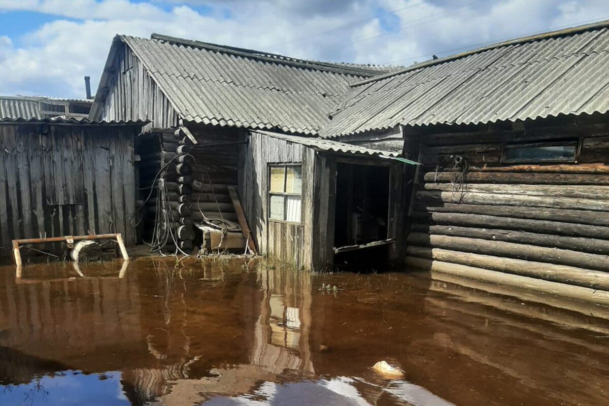 В Омской области по причине паводка введен режим ЧС федерального уровня.  Фото: предоставлено Григорием Невзгодовым