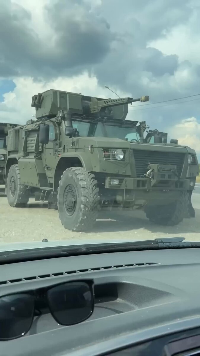 Скриншоты того самого видеоролика и комментарии к нему 