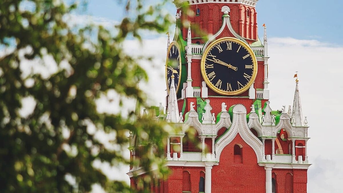 Фото: https://tvzvezda.ru/ (https://mcdn.tvzvezda.ru/storage/news_other_images/2024/05/21/1d0d86fcf5a8498fb363b23c7a88cf92.jpg)