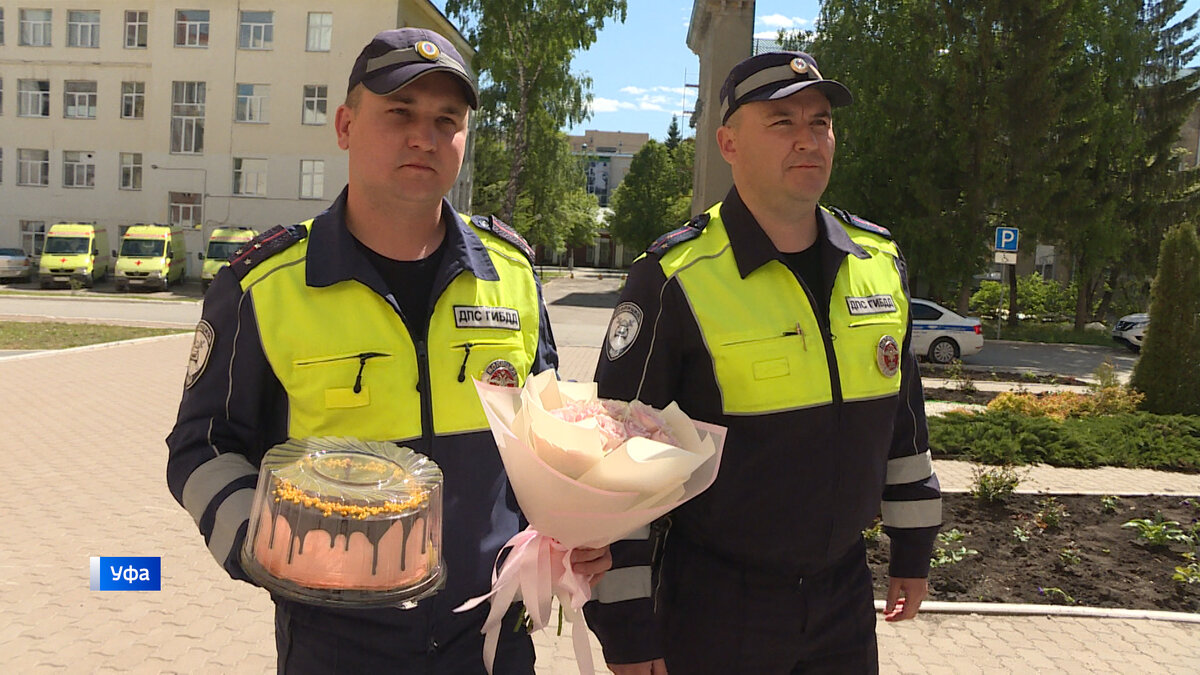    Важный пассажир: полицейские со спецсигналами сопроводили рожающую женщину в Уфу