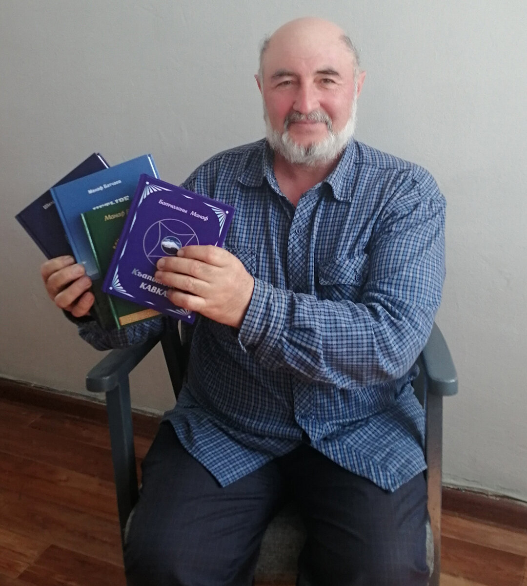 Хамзат Кубанов - заядлый книгоман