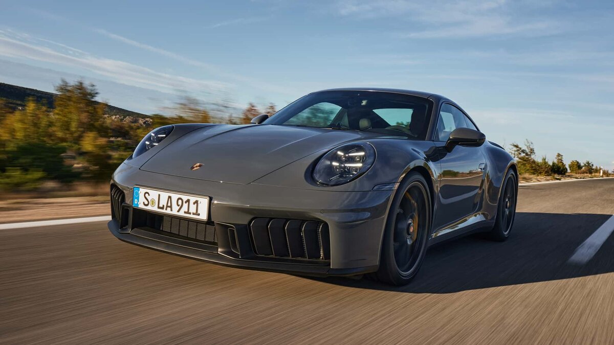 Обновлённый Porsche 911 (992): теперь это гибрид!