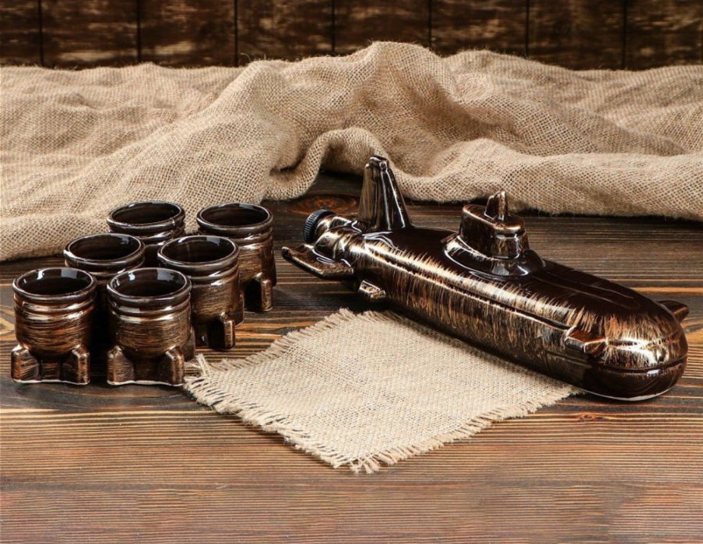 Никогда не задумывались почему служащим на подводных лодках дают вино?