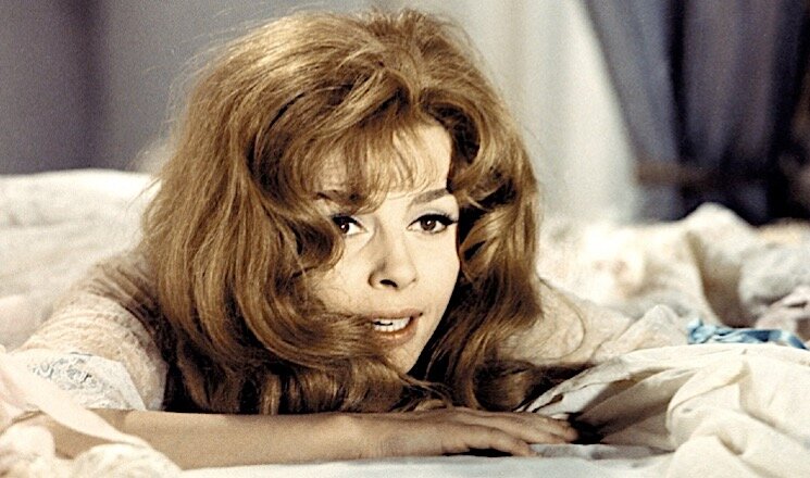    От звездной роли отказались Брижит Бардо и Марина Влади, а Катрин Денев и Джейн Фонда не прошли кастинг. Фото: кадр из фильма