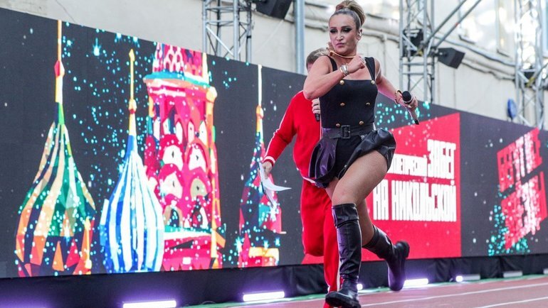    Ольга Бузова во время забега на Неделе легкой атлетики в 2023 году. Global Look Press