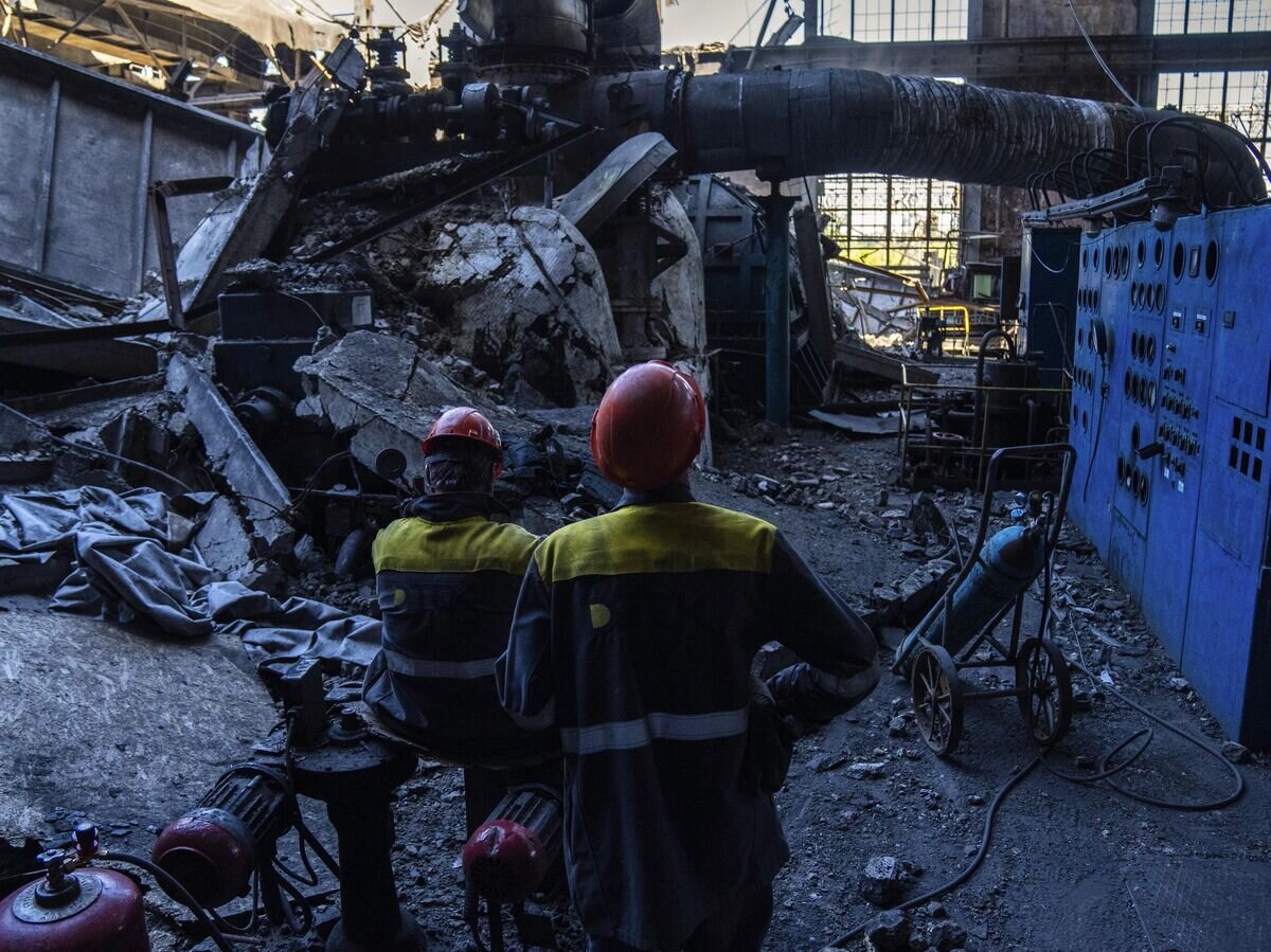    Последствия российского удара по украинской теплоэлектростанции© AP Photo / Francisco Seco