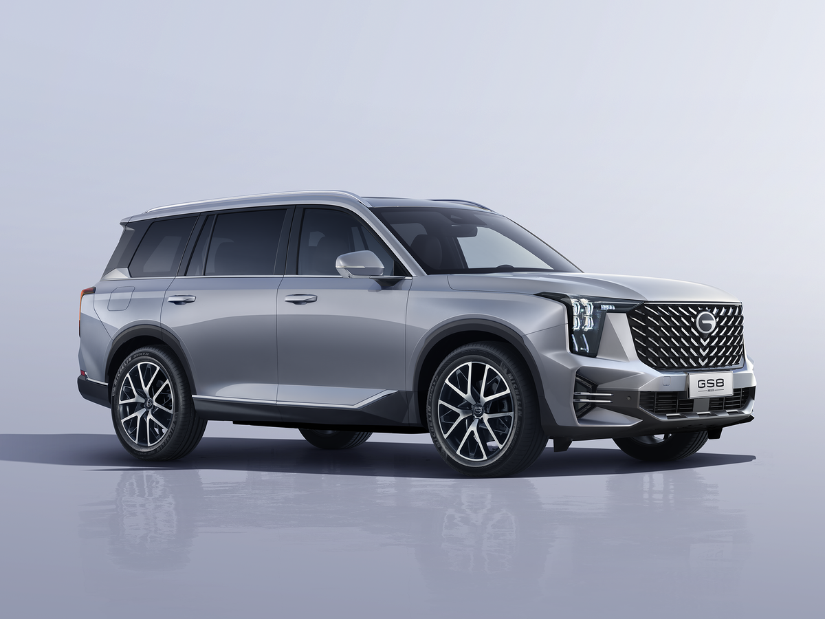 На фото: Кроссовер GAC GS8 в комплектации Deluxe с пятиместным интерьером