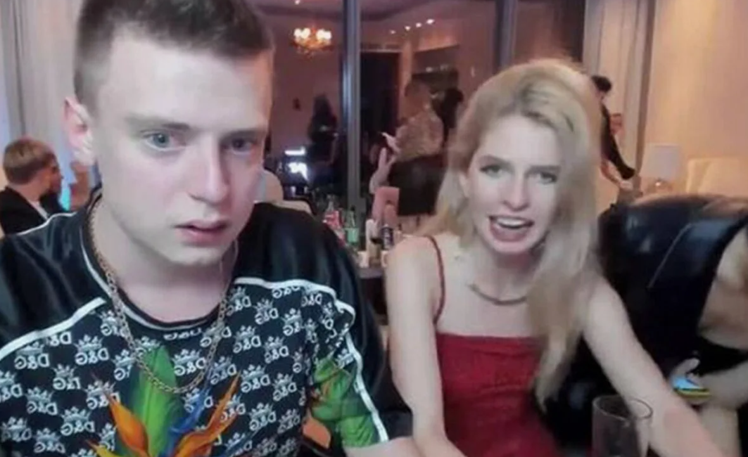 Что такое треш стример. Корбен петух. Мелстрой треш стримы. Стрим хата. Что такое треш стример.