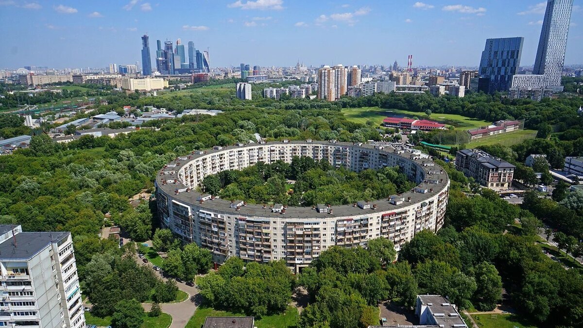 Иметь квартиру в Москве – мечта многих россиян (да и не только россиян).