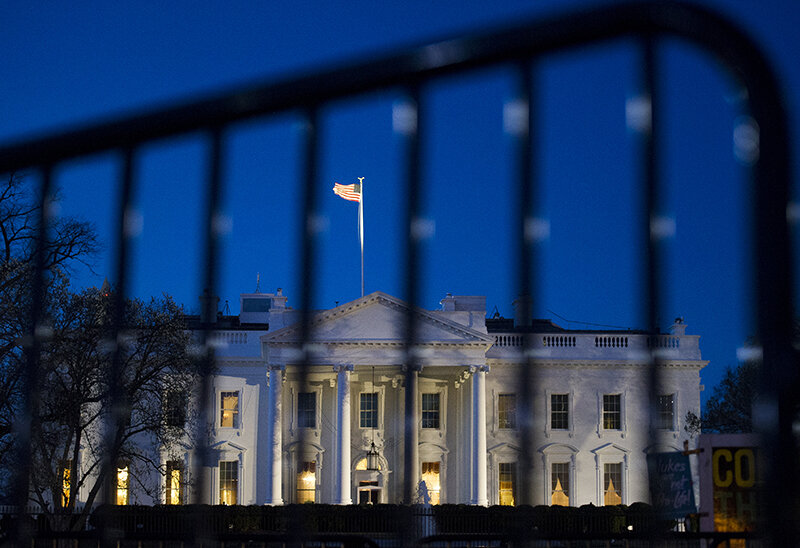    © Cliff Owen/AP/TASS