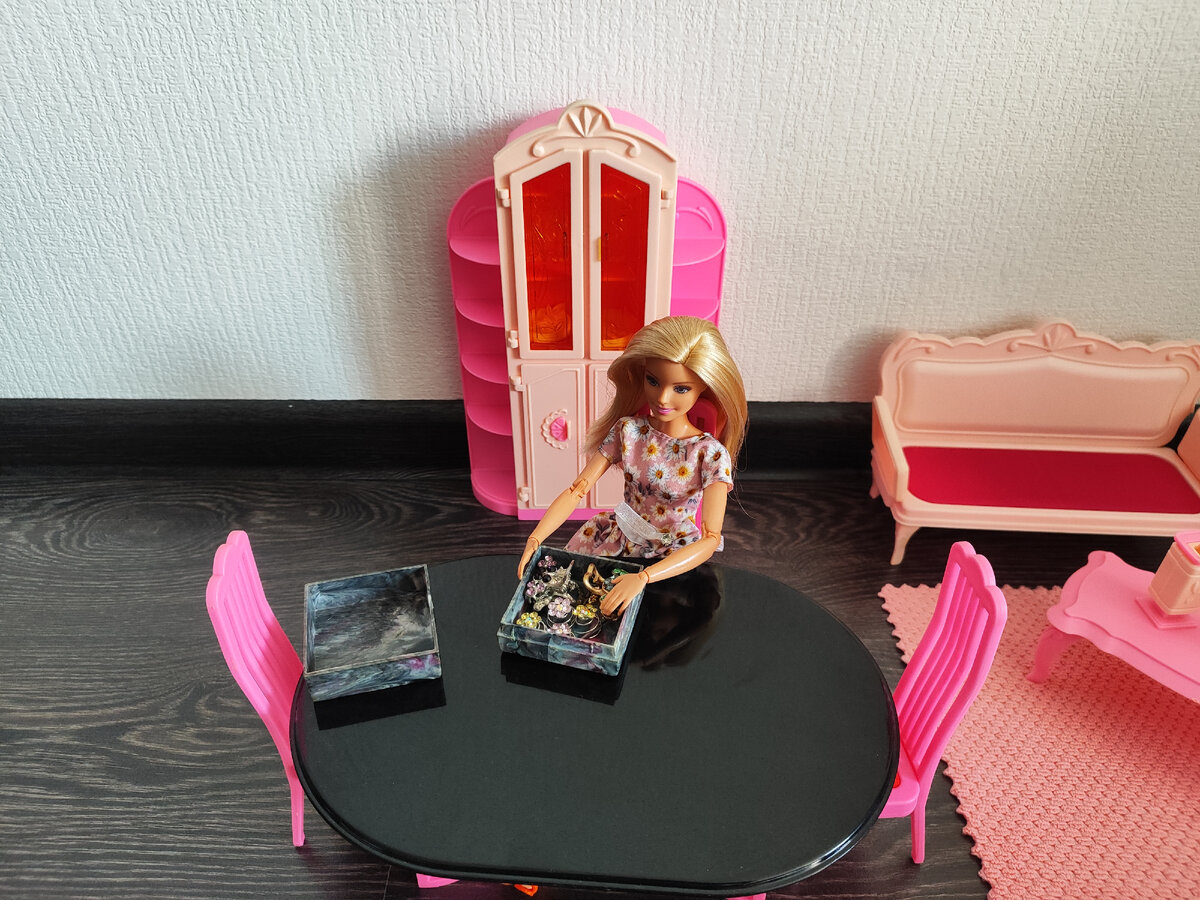 Аксессуары для волос для кукол Barbie. Фото автора.