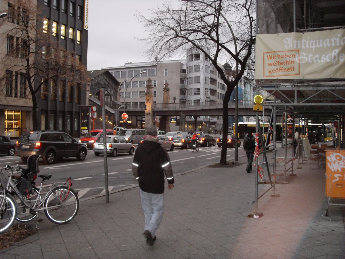 Улицы Берлина, листайте