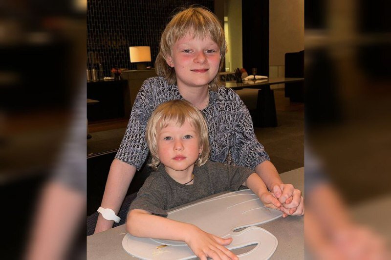    Двукратный олимпийский чемпион Евгений Плющенко показал фото своих подросших сыновей. Фото: Telegram-канал Плющенко