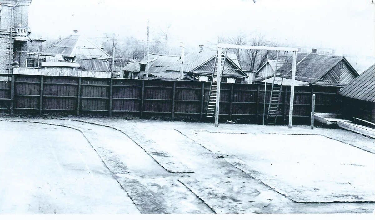 1931 год. Вид на спортивное поле.