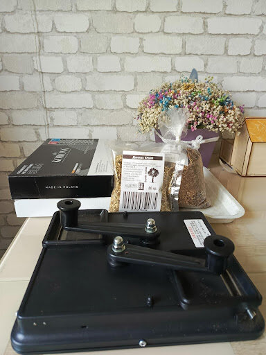 Ручная машинка "Буравчик" с гильзами и табаком