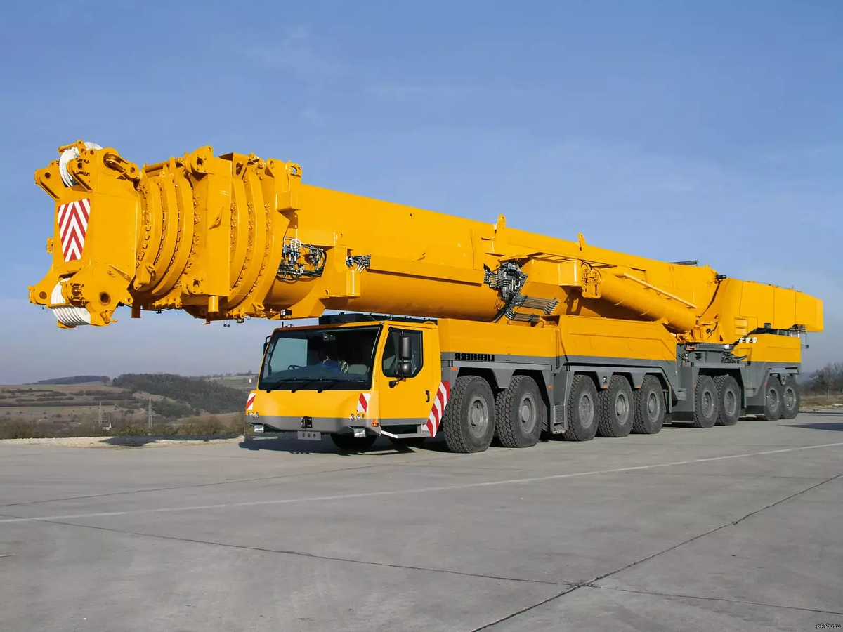 Стал самым мощным краном с самой длинной телескопической стрелой в мире.  Liebherr LTM 11200-9.1 | Morolok | Дзен