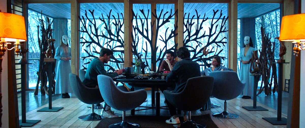 Кадр из к/ф «Отражение тьмы».