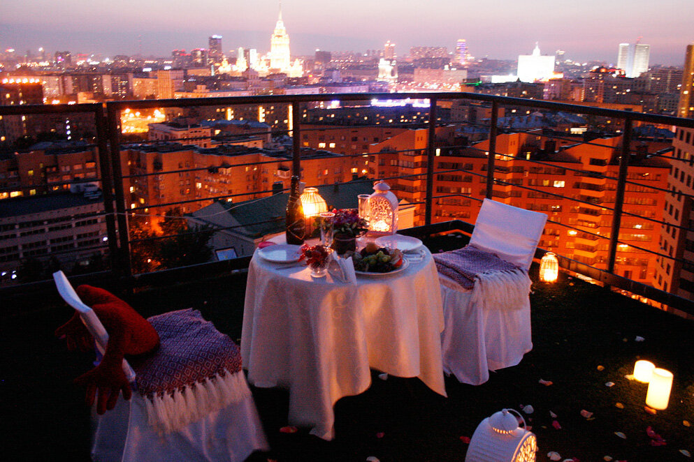 Ужин на крыше.