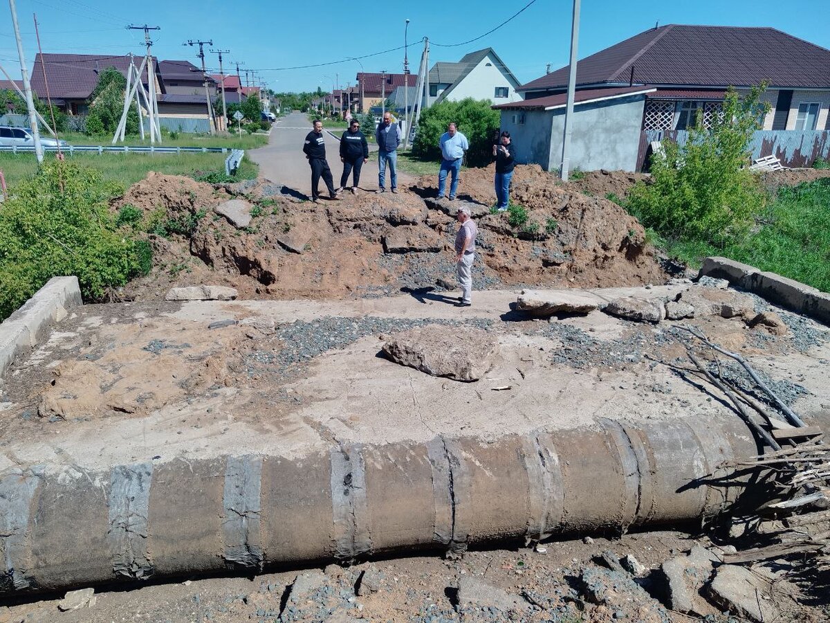 В поселке им. 9 Января Оренбургского района из-за потопа повреждены дороги.  Информацию об этом направят в прокуратуру | Урал56.Ру | Оренбург, Орск -  главные новости | Дзен