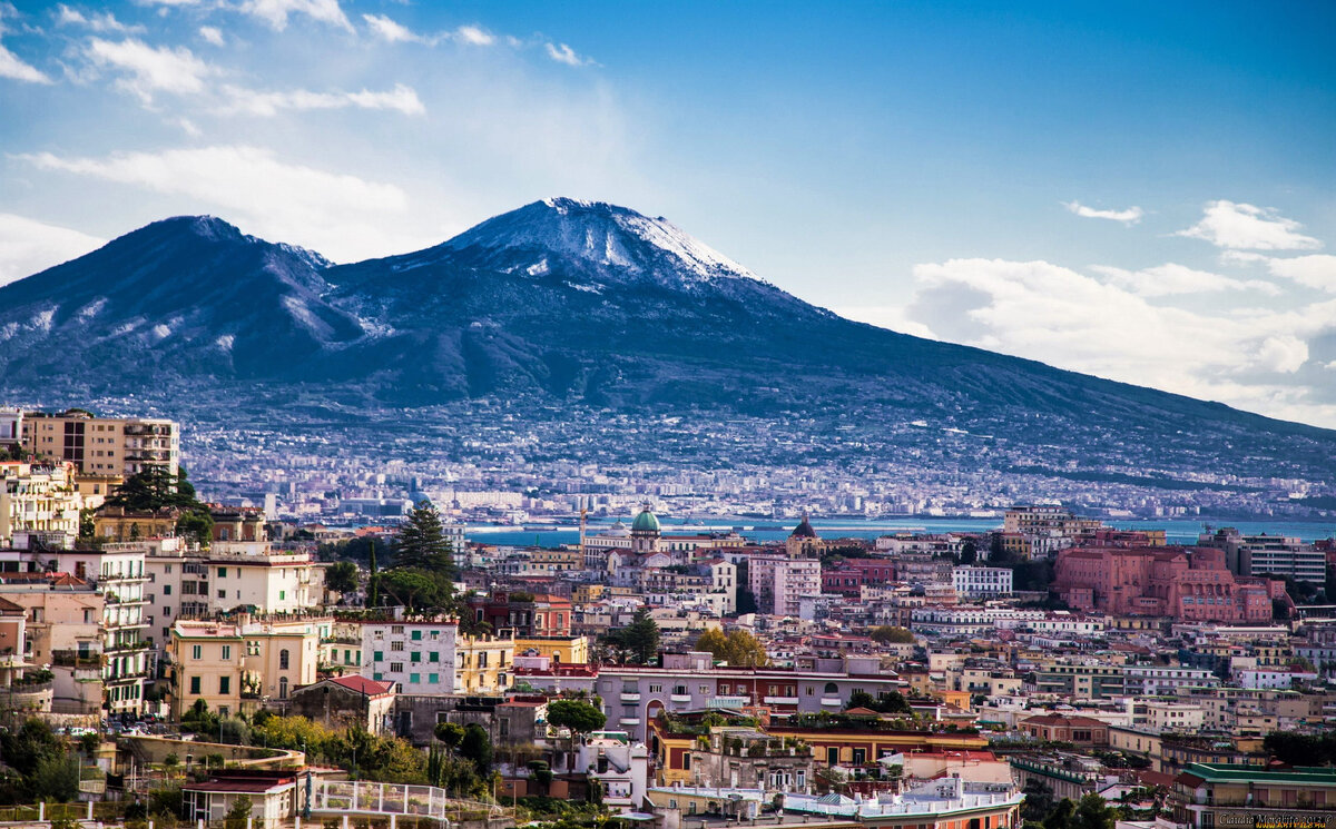 Место действия книги - Неаполь.