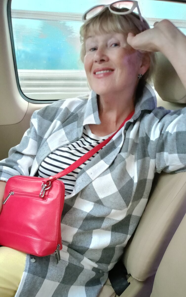 Вот еду в минивэне с мыслями :"Еду домой "❤