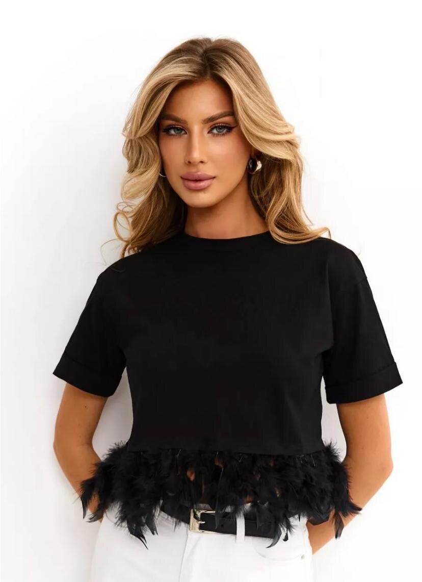 по сути, кроп-топ с перьями, не отстегиваются. Есть также белый цвет