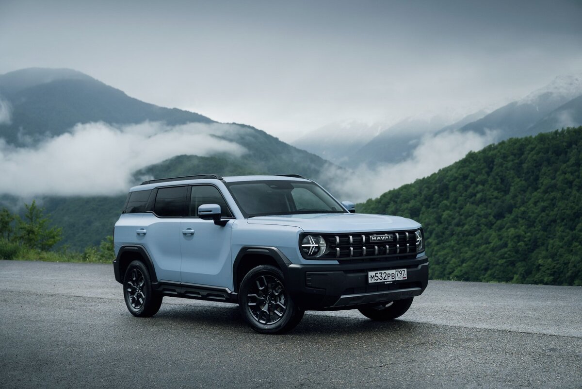    Haval H3 чуть крупнее, чем Haval Jolion: на 48 мм длиннее (4520 мм), а колесная база на 10 мм больше