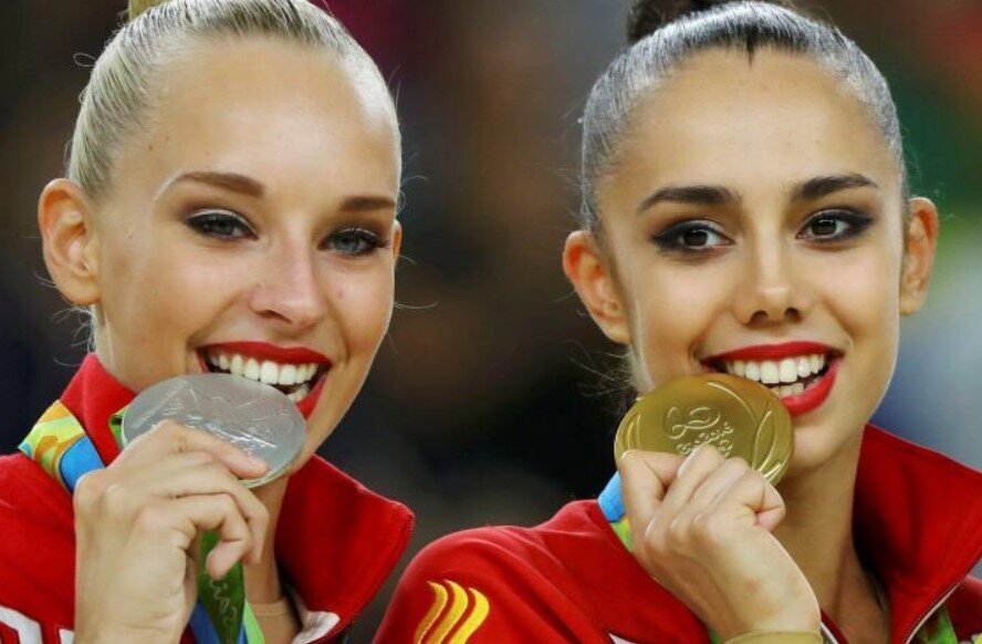 Яна Кудрявцева и Маргарита Мамун. Фото: Global Look