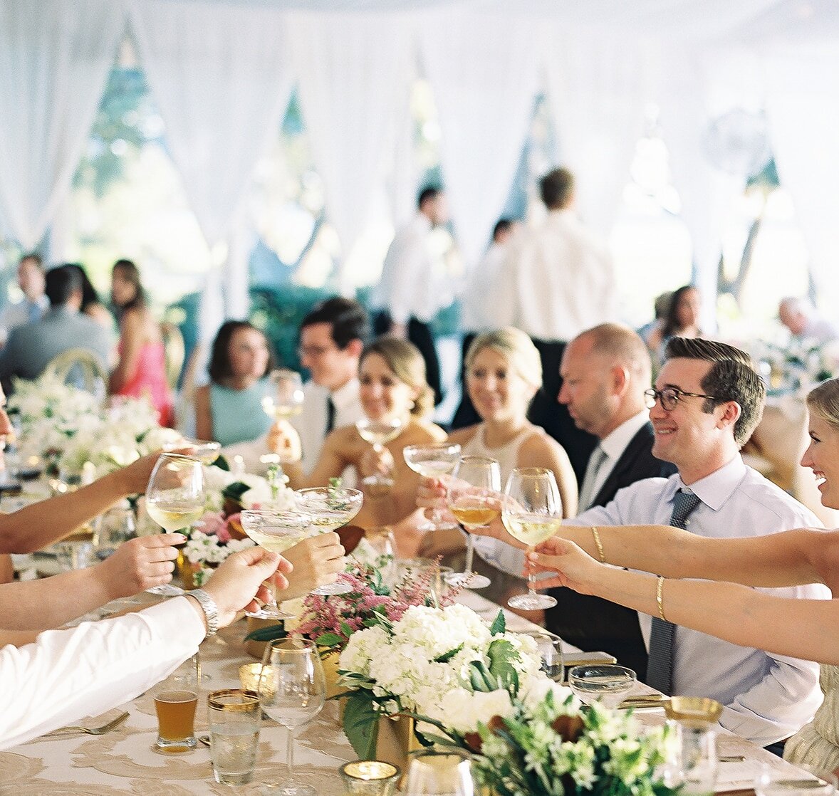 Как понять, что ресторан, кафе, лофт, банкетный зал или шатёр на территории отеля подходят для проведения свадьбы?