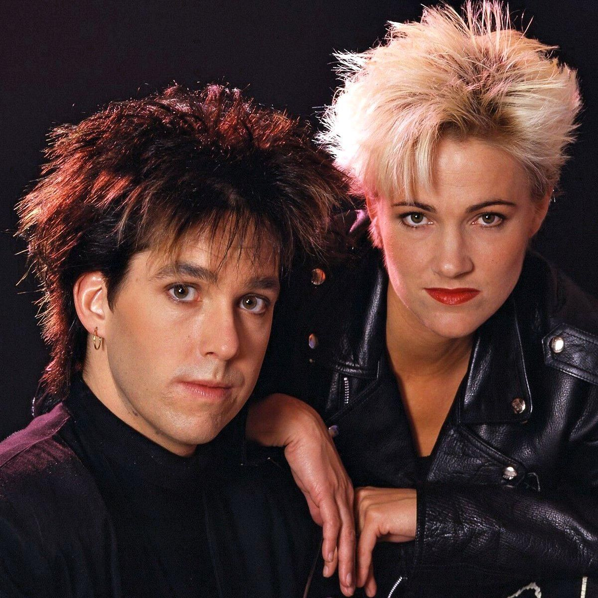 "Roxette" — шведская поп-рок-группа, лидерами которой были Пер Гессле (автор текстов песен и музыки, гитара, вокал, губная гармоника) и Мари Фредрикссон (вокал, рояль). Как и многие другие шведские музыканты, они исполняли свои песни на английском языке. Само название "Roxette" происходит от названия песни группы "Dr. Feelgood". Пик популярности группы пришёлся на середину 1990-х годов. За свою тридцатилетнюю карьеру группа дала 557 концертов и продала более 75 млн копий своих альбомов