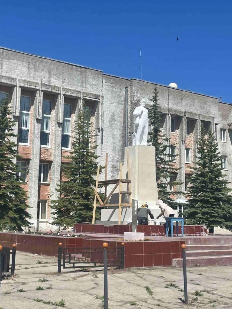 Обновленный Владимир Ленин и не только: в Сызрани на территории бывшего  завода «Пластик» кипит работа | маленькая Сызрань | Дзен