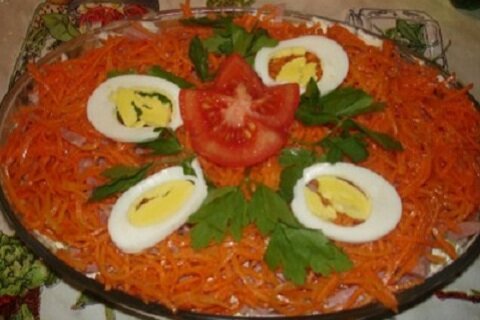 Рецепт Салат с корейской морковкой, ветчиной и сыром