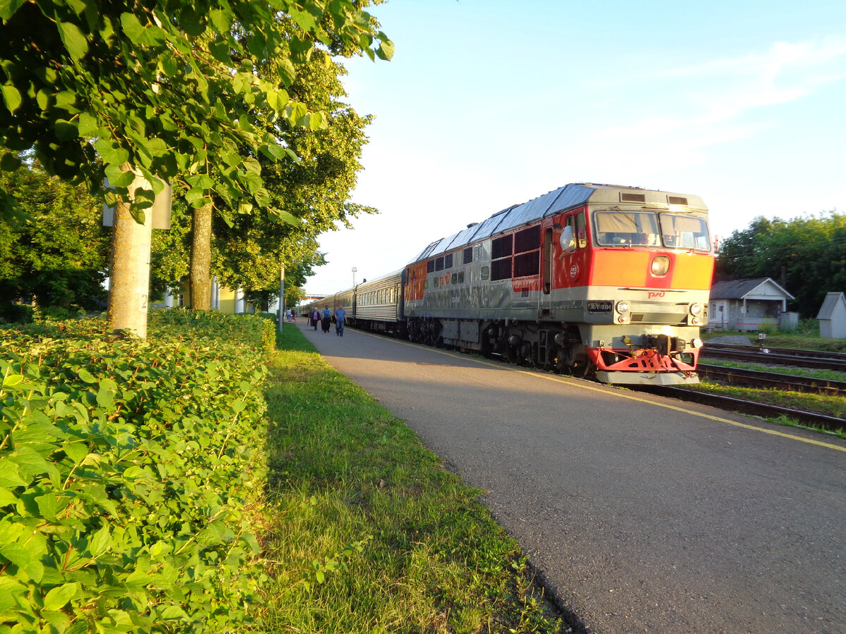 Поезд Великие Луки – Петербург на станции Новосокольники 