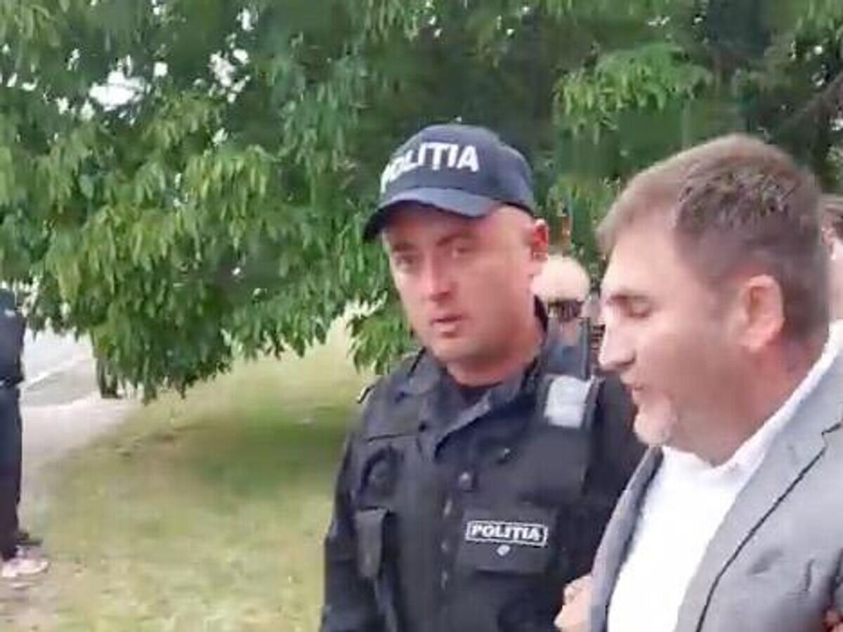    Активист из Гагаузии Михаил Влах задержан на антивоенной акции в Кишиневе© Sputnik