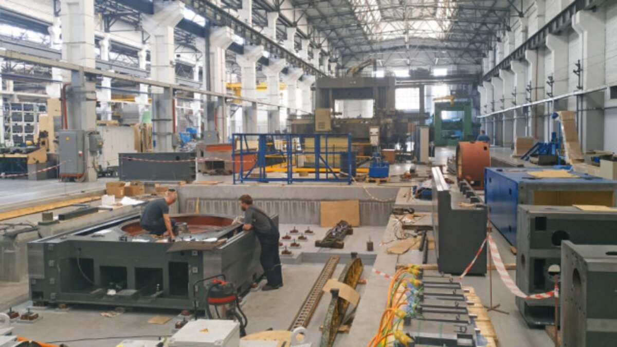 Завод изготовить. Завод изготовить. Завод изготовить. Завод производство. Оборудование для производства металлических дверей.