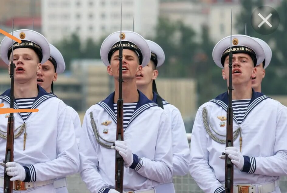 Вот так и стояли, только под дождем. Фото из открытых источников.