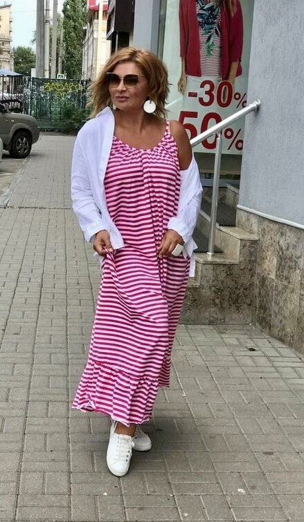 Бретельки не всем идут, можно грамотно спрятать.